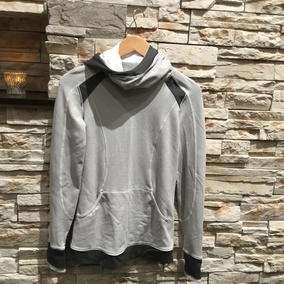 Lululemon Base Runner Hoodie Jacket , Color Gray, Size  6 - Picture 1 of 4